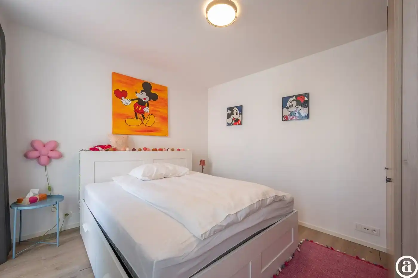 Recente woning aan het karaktervolle Oosthoekplein.          foto 21