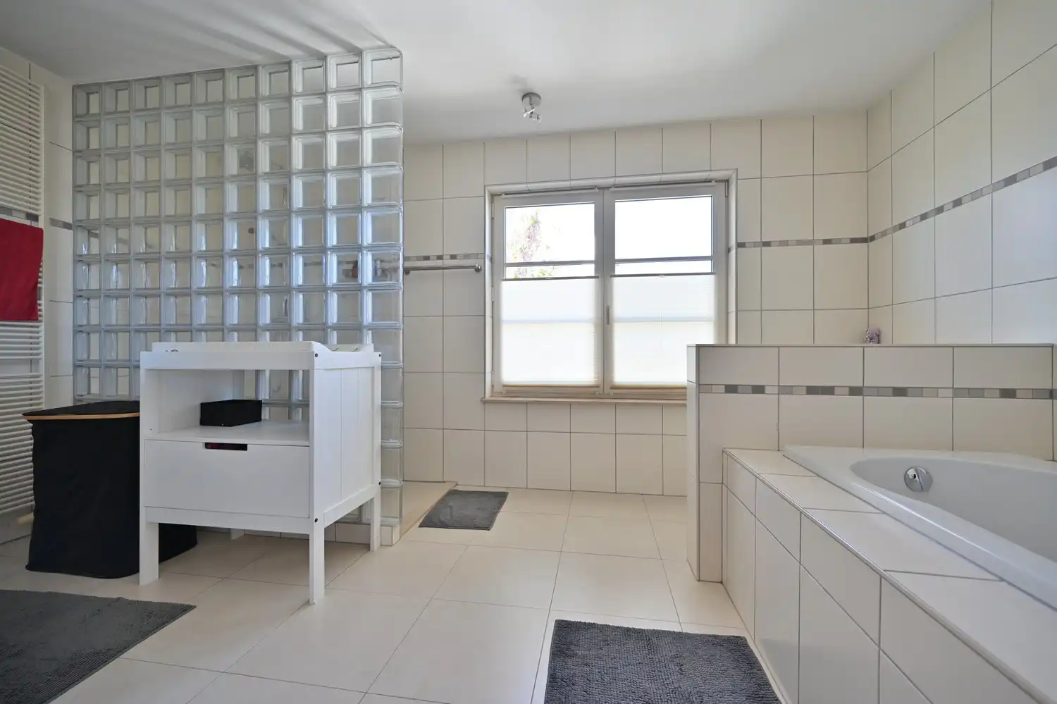 Exclusieve villa met zwembad op absolute toplocatie in het charmante Neerharen (Lanaken) foto 23