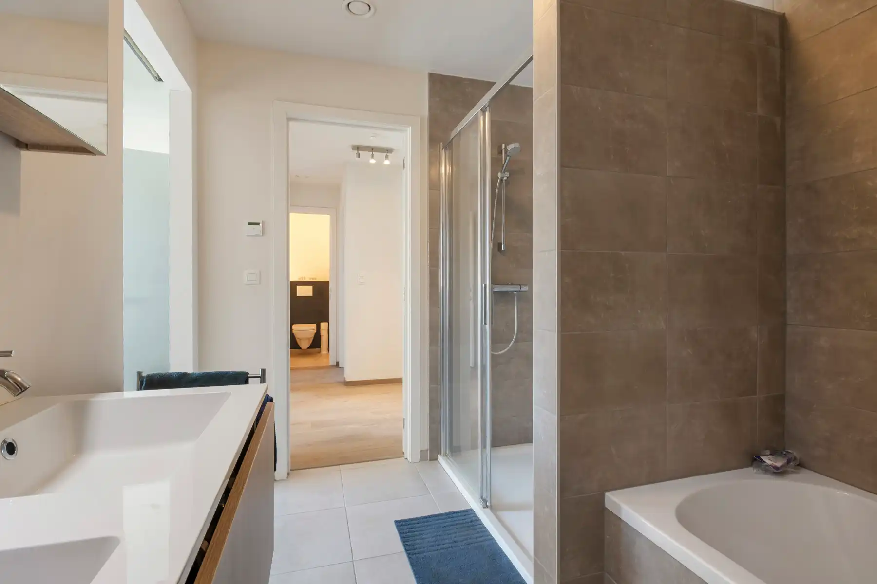 Ruime, energiezuinige woning te Sint-Michiels foto 15