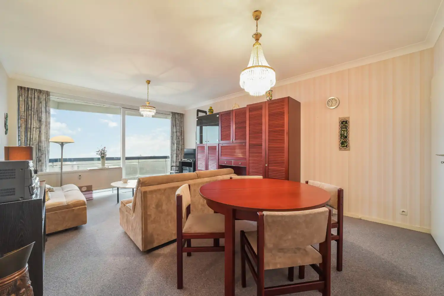 Instapklare studio met frontaal zeezicht foto 2