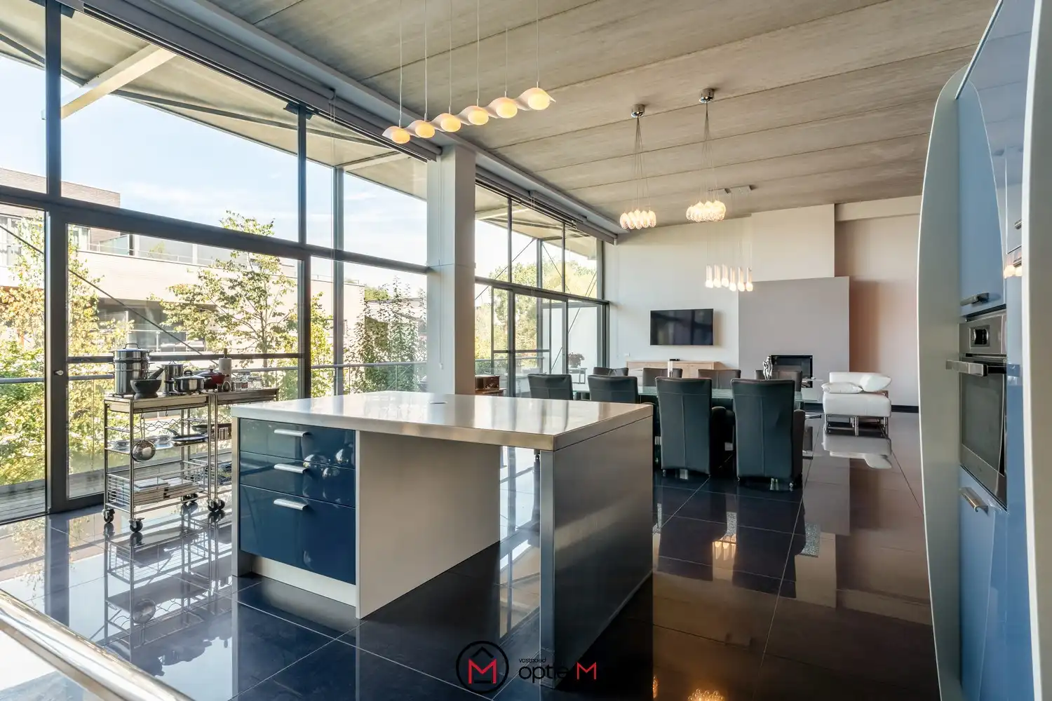 Unieke loft met 2 slaapkamers, terras en parking foto 11