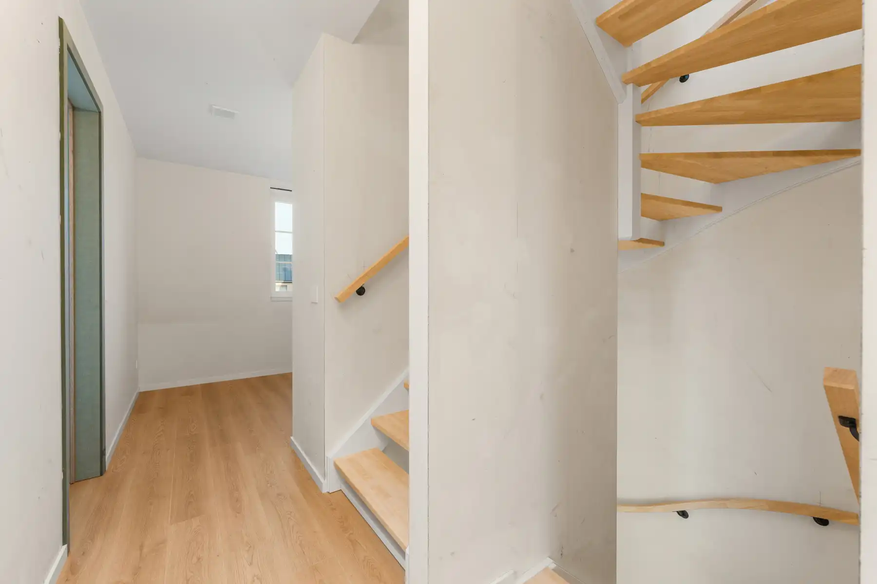 Landelijke, halfopen woning foto 30