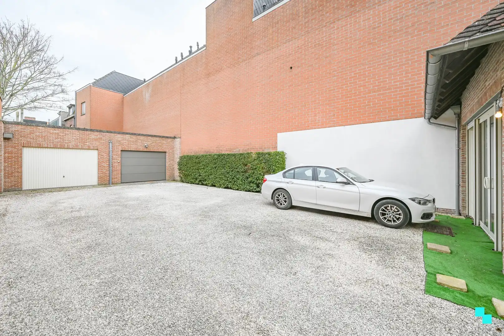 Uiterst centraal gelegen handelszaak met bijhorende opbergruimte foto 24