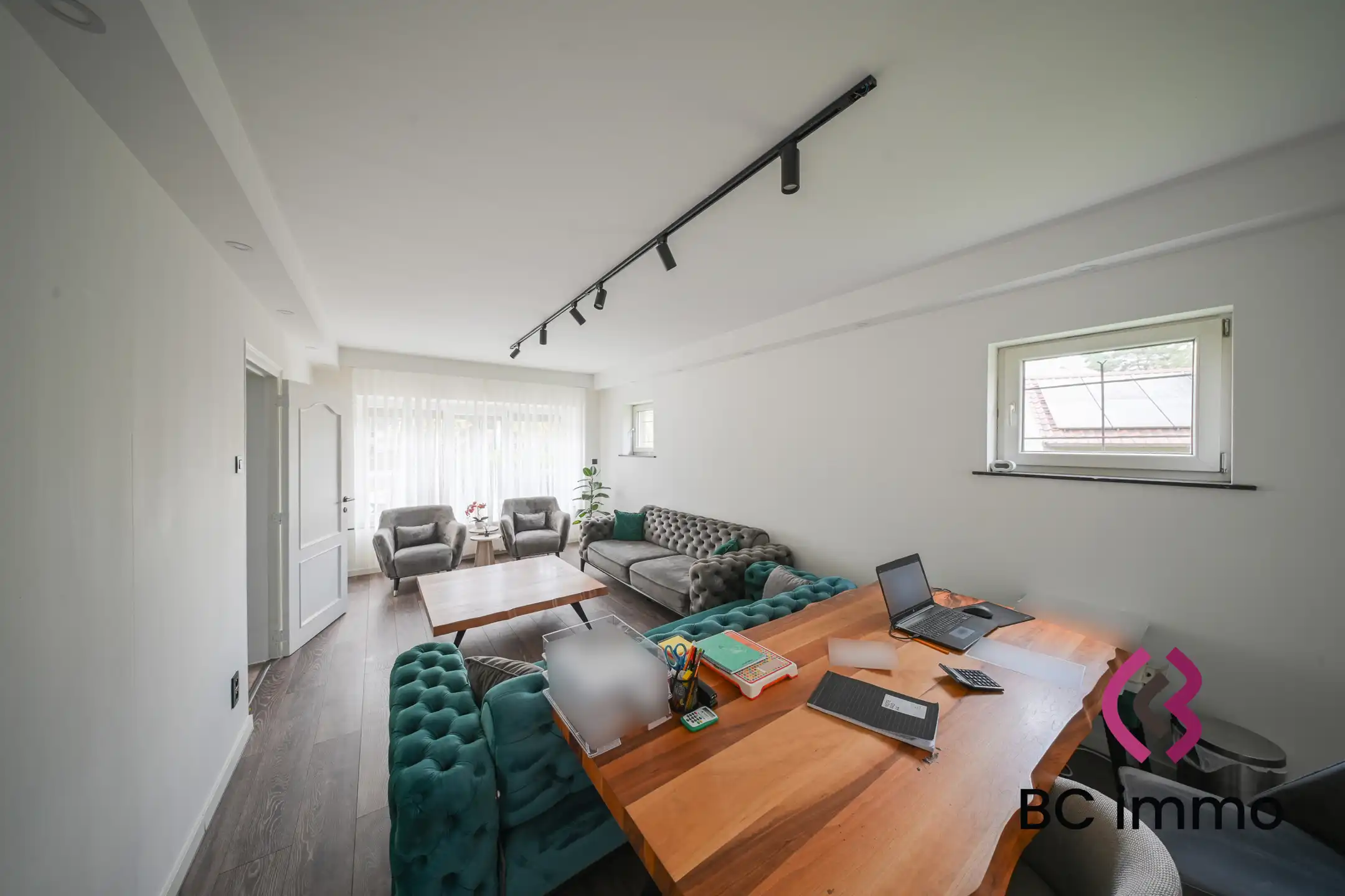 Statige villa met 5 slaapkamers op ruim hoekperceel en uitstekende zichtlocatie in Genk foto 6