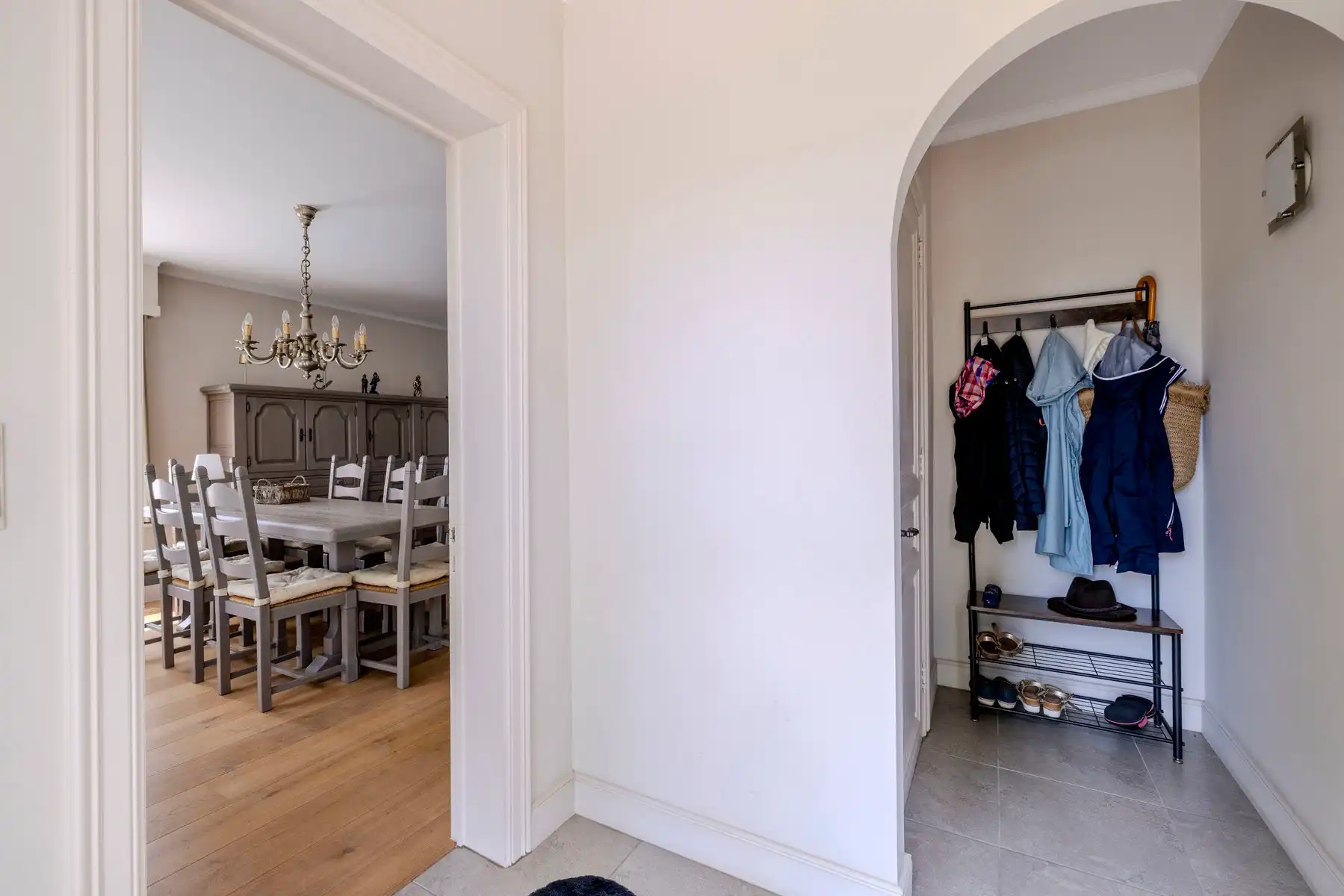 Rustig gelegen, instapklare woning met 3/4 slpks op 901m2  foto 2