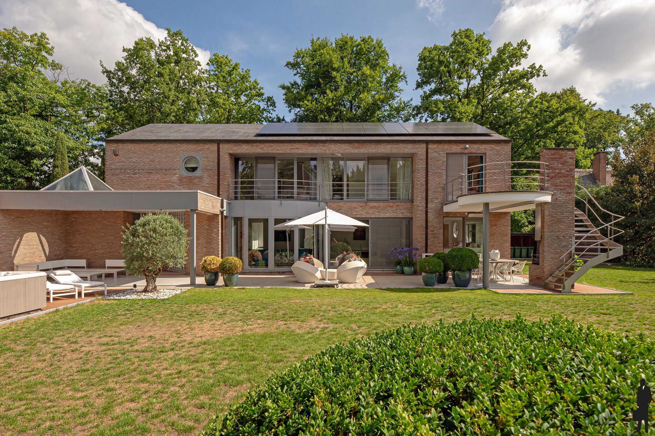 VILLA MET APARTE PRAKTIJK OF APART KANTOOR AAN HUIS (vrij beroep mogelijk!)  foto 24