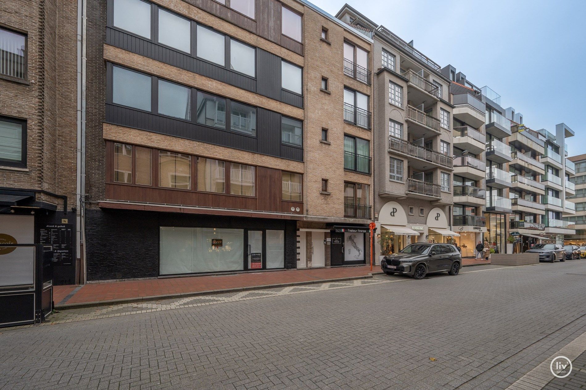 Uniek afgewerkt duplex dakappartement met mooie terrassen gelegen aan de zuidkant van de Kustlaan, vlakbij het Driehoeksplein.  foto 30