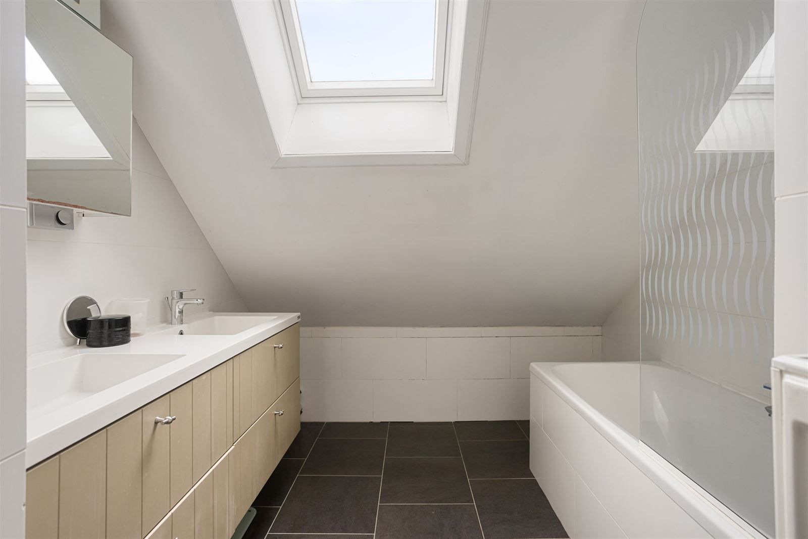 Ruim appartement met 2 slaapkamers te koop foto 18