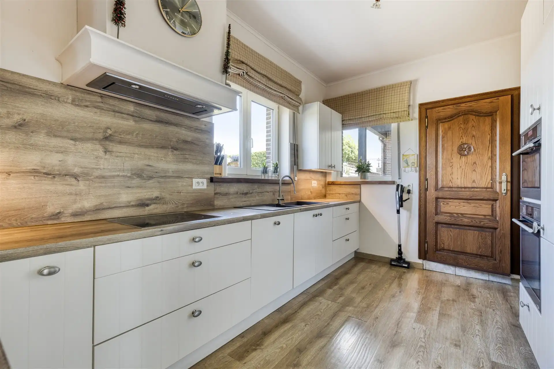 Exclusief gelegen villa op 3.970 m² in Sint-Lievens-Houtem foto 9