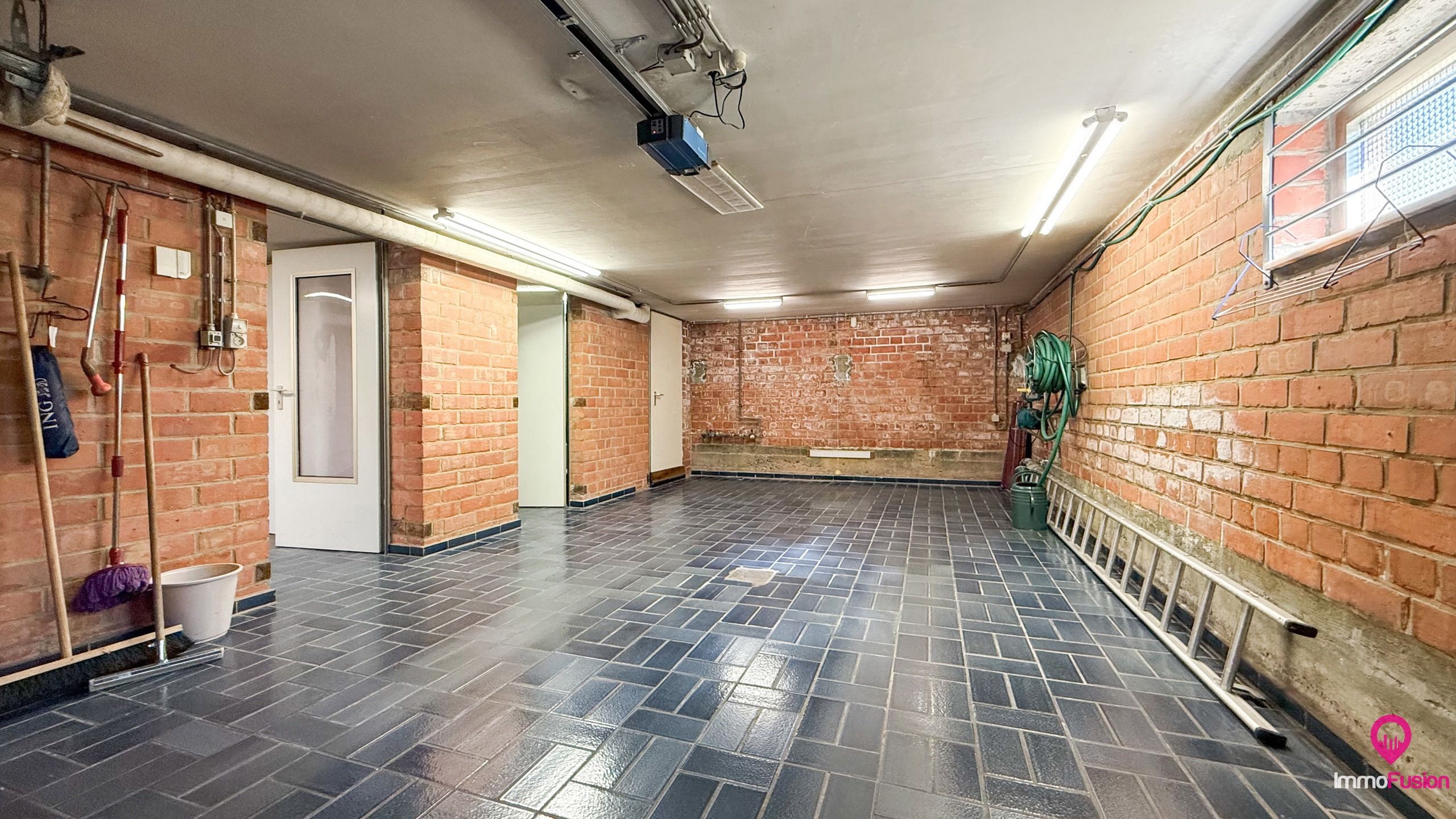 Mooie, volledig onderkelderde bungalow met 3 slaapkamers!  foto 28