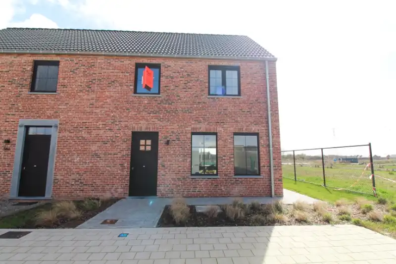 Ruime nieuwbouwwoning te Roeselare foto 2