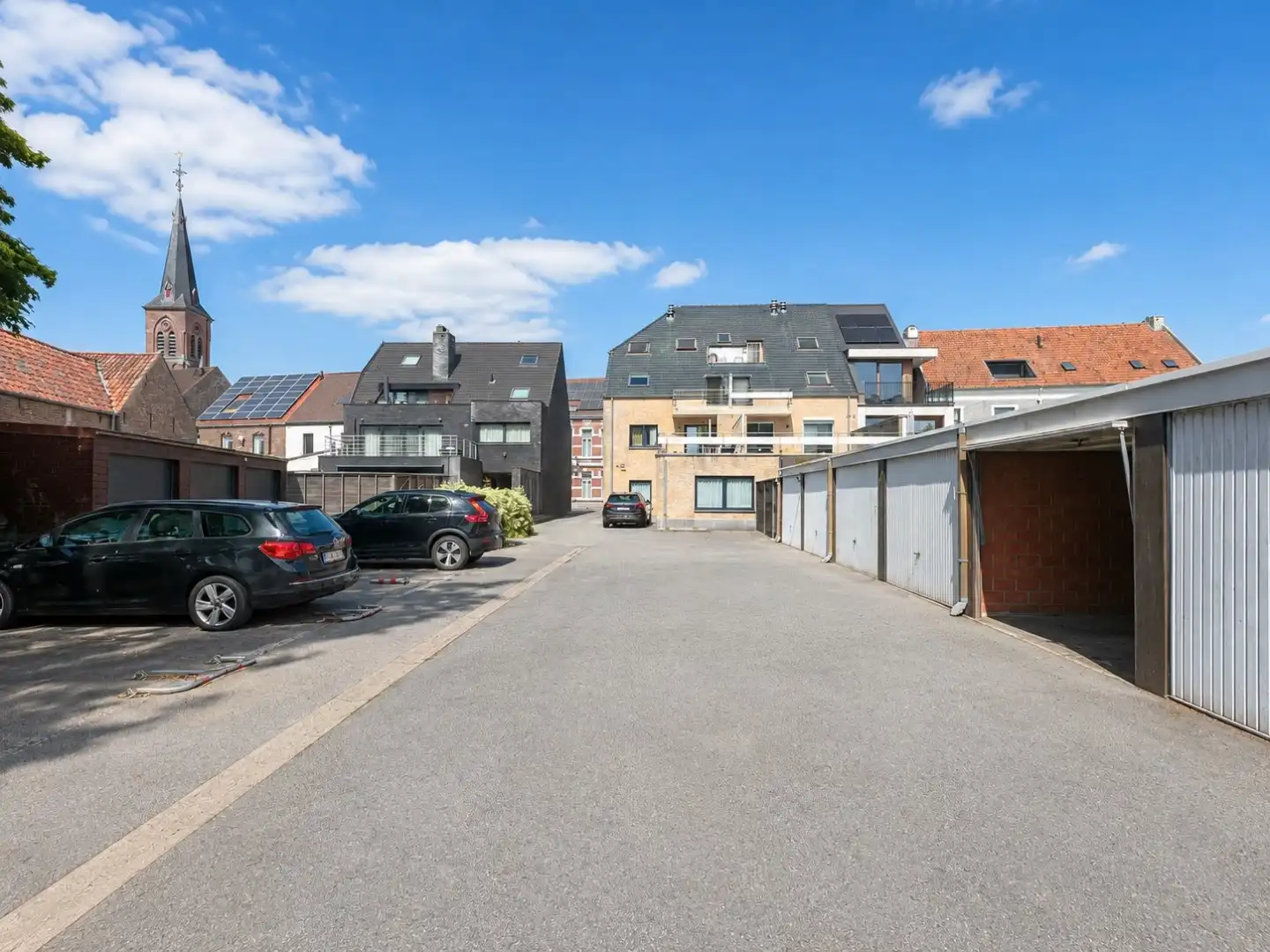 Opgefrist 2-slaapkamerappartement met 2 terrassen en garagebox in centrum Knesselare foto 20
