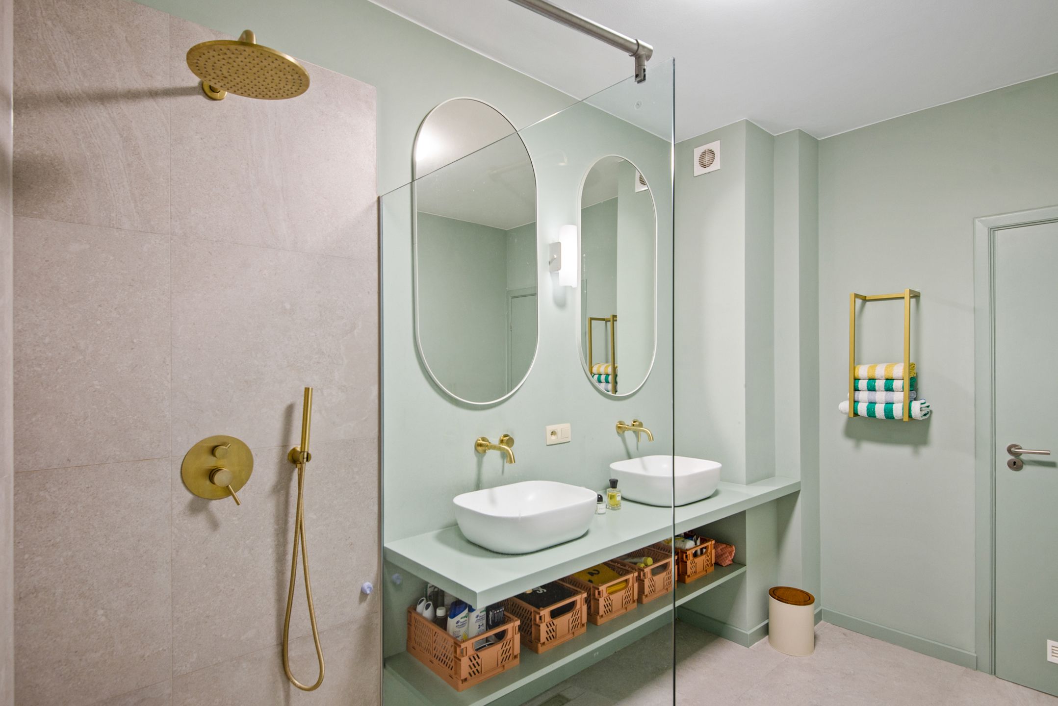 Prachtig gerenoveerd appartement - overdekt terras en garage foto 14