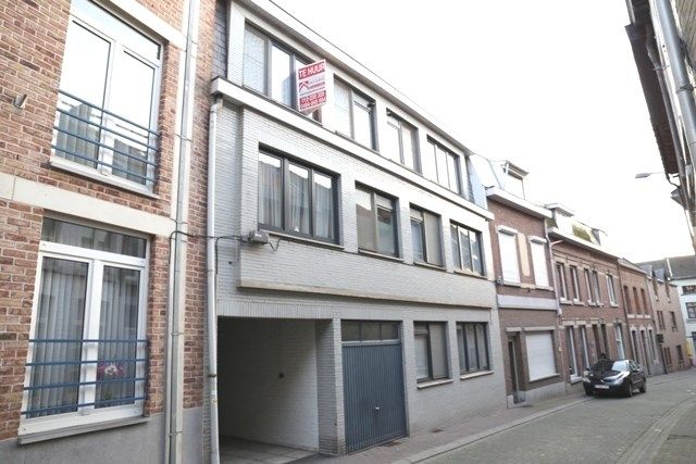 Appartement met 2 slaapkamers, balkon en garage in Tongeren foto {{pictureIndex}}