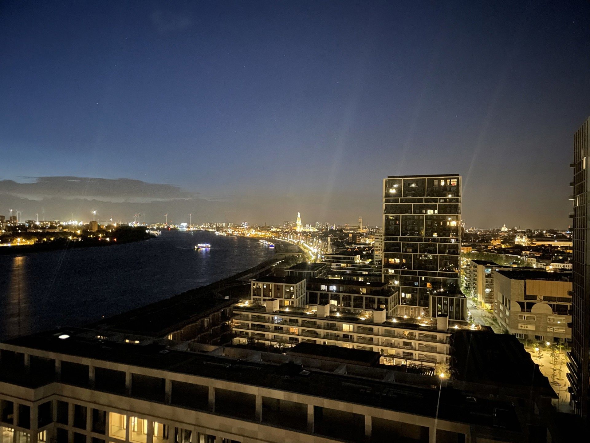 ANTWERPEN ZUID - Gemeubeld appartement met Schelde zicht foto 11