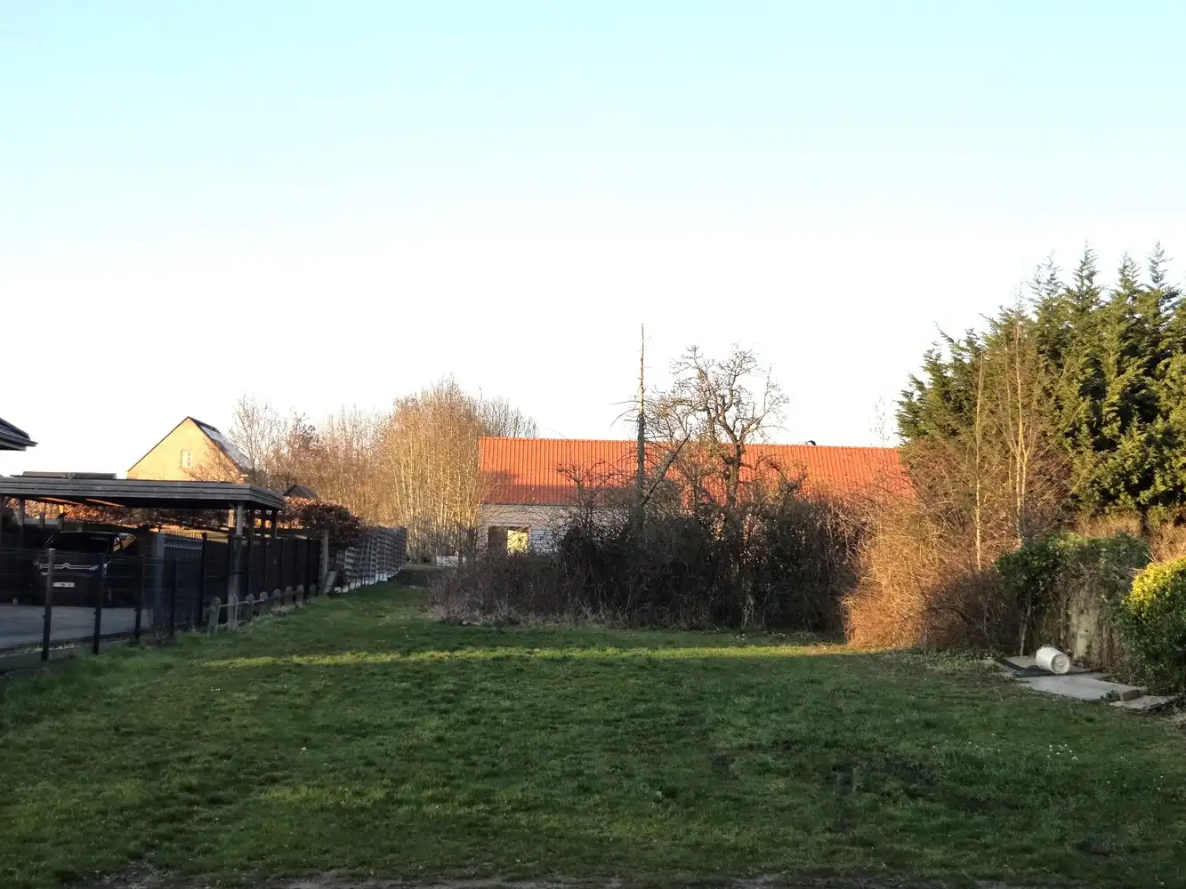 Bouwgrond voor half open bebouwing, 4a19ca, nabij de dorpskern Heist foto {{pictureIndex}}