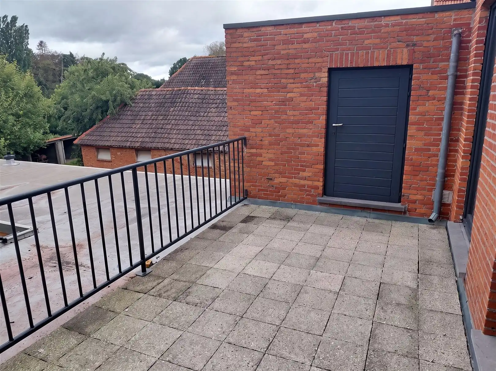 TE HUUR: Appartement met 2 slaapkamers en terras te Beverlo! foto 13