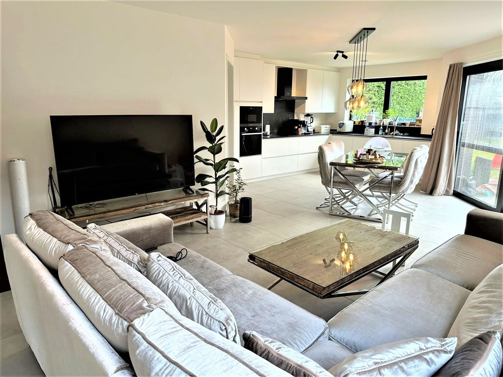 TE HUUR: Moderne woning met 3 slaapkamers te Pelt! foto 4