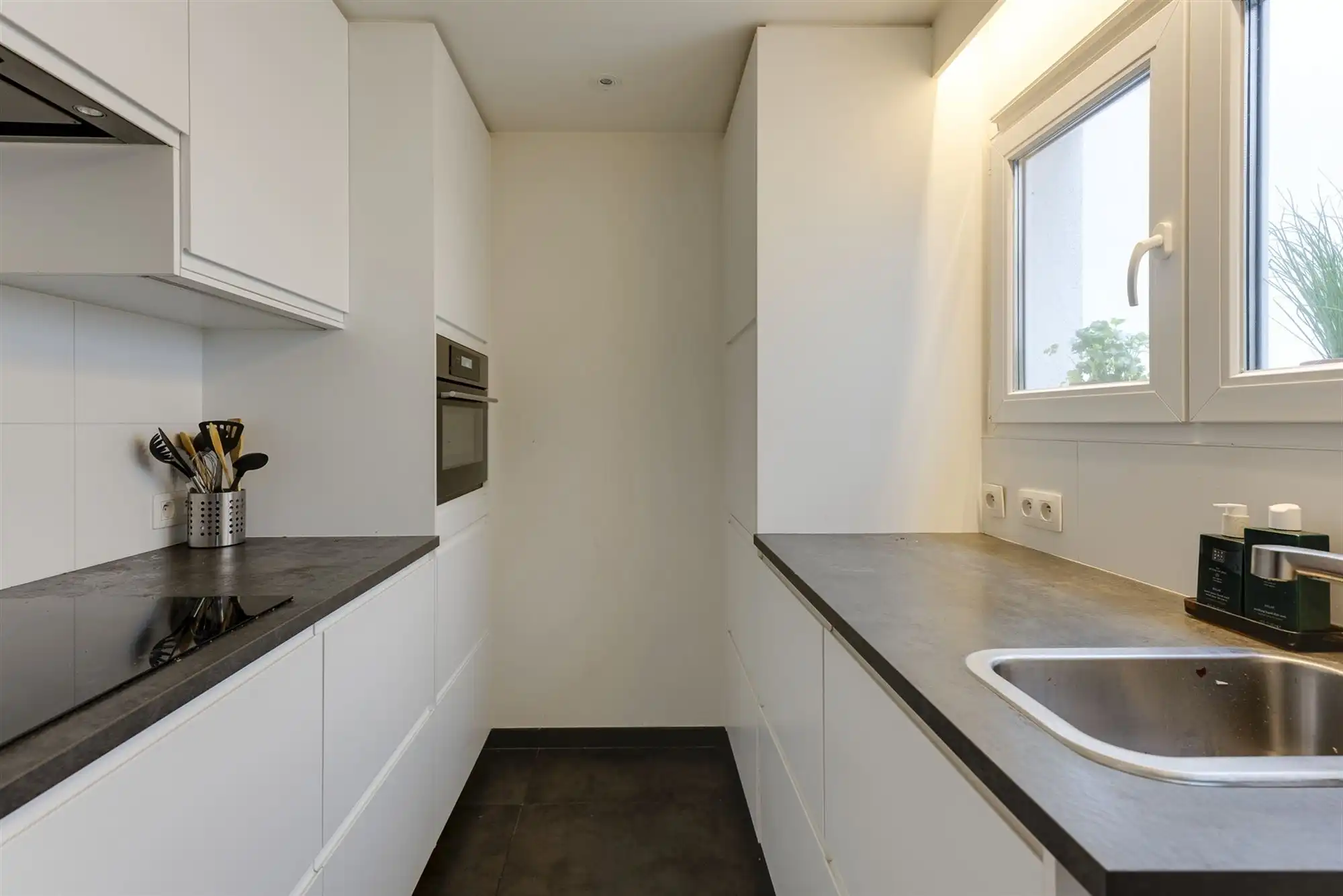 Cozy gelijkvloers appartement met stadskoer foto 6