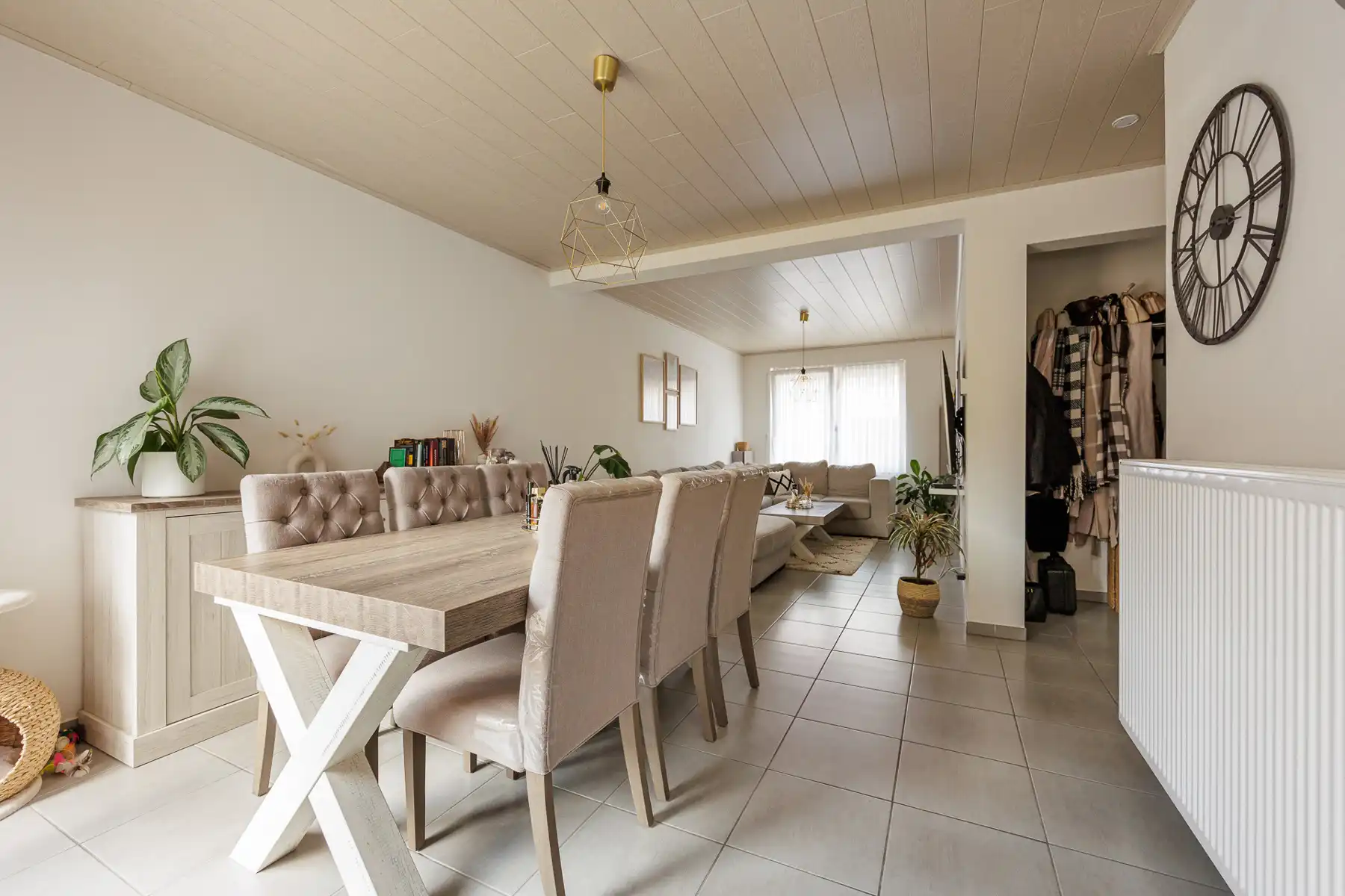 Gezinswoning met 3 slaapkamers en stadskoer met toegangspoort, gelegen binnen de ring van Turnhout. foto 5