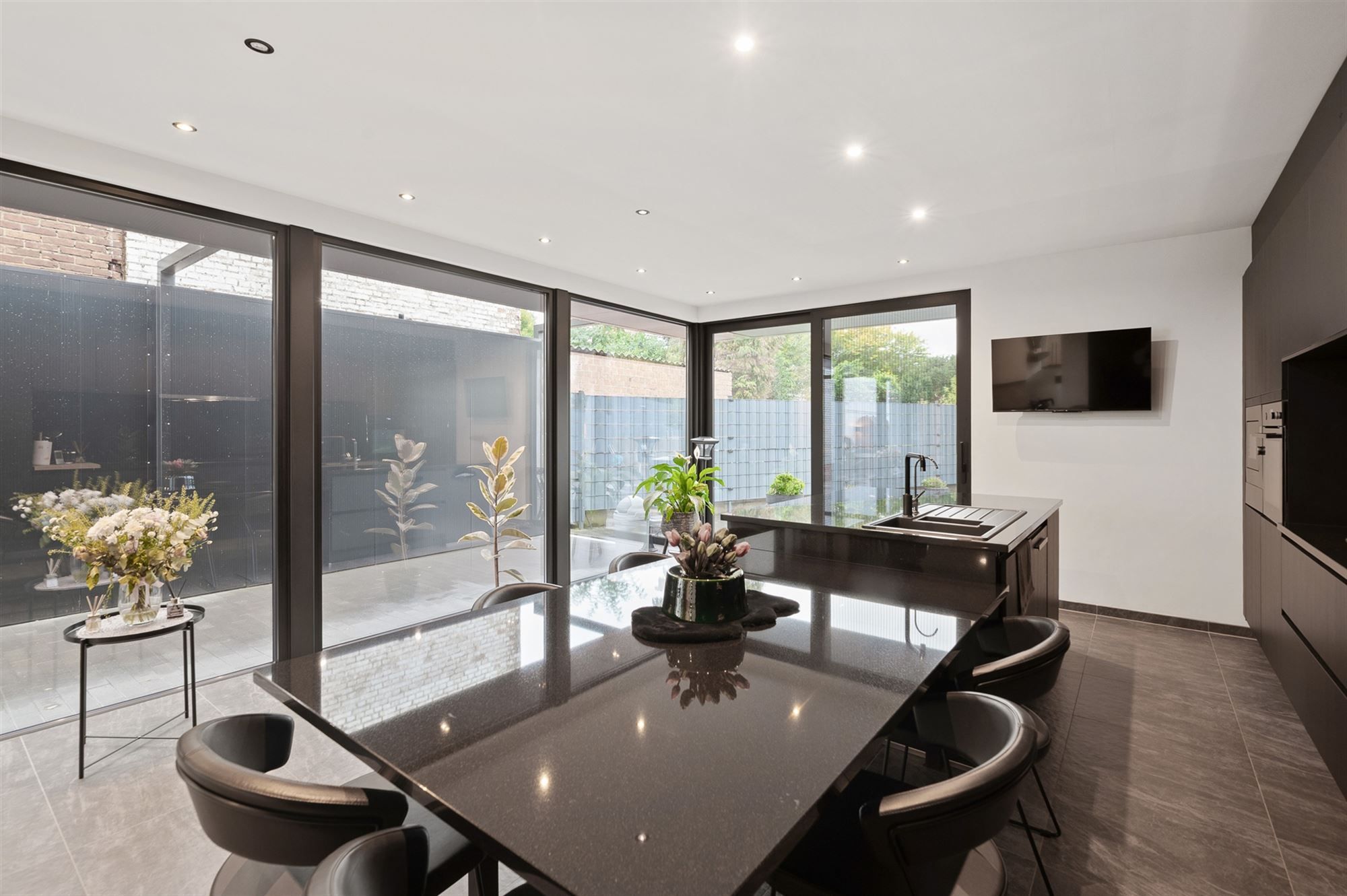 KNAP GERENOVEERDE WONING WONING MET 3SLAAPKAMERS OP EEN ZONNIG GEORIËNTEERD PERCEEL TE OOSTHAM foto 7