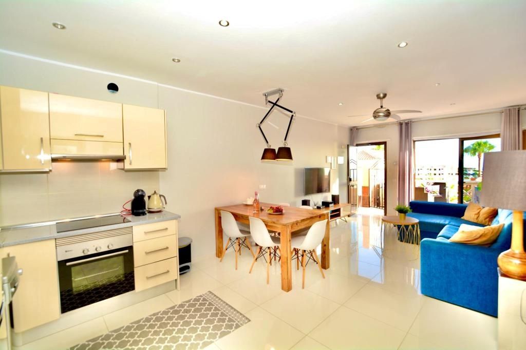 Gerenoveerd appartement met zeezicht foto 6