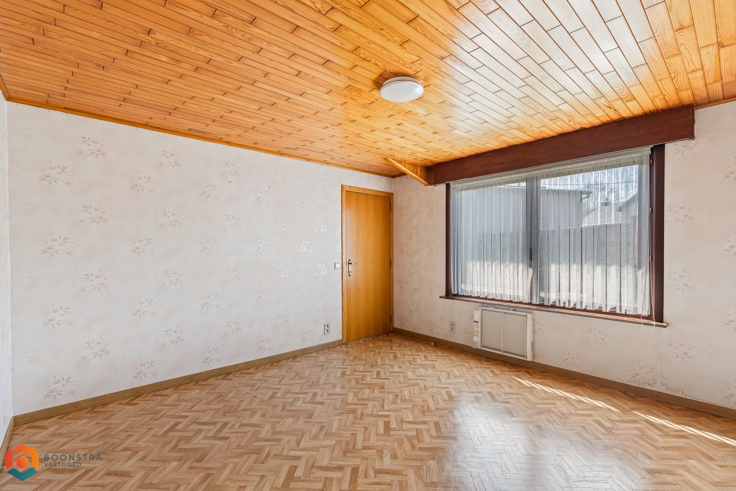 Ruime woning met 5 slpkrs en volledig ingerichte vergunde (woon)chalet 85m² op een perceel van 1117 m² foto 21