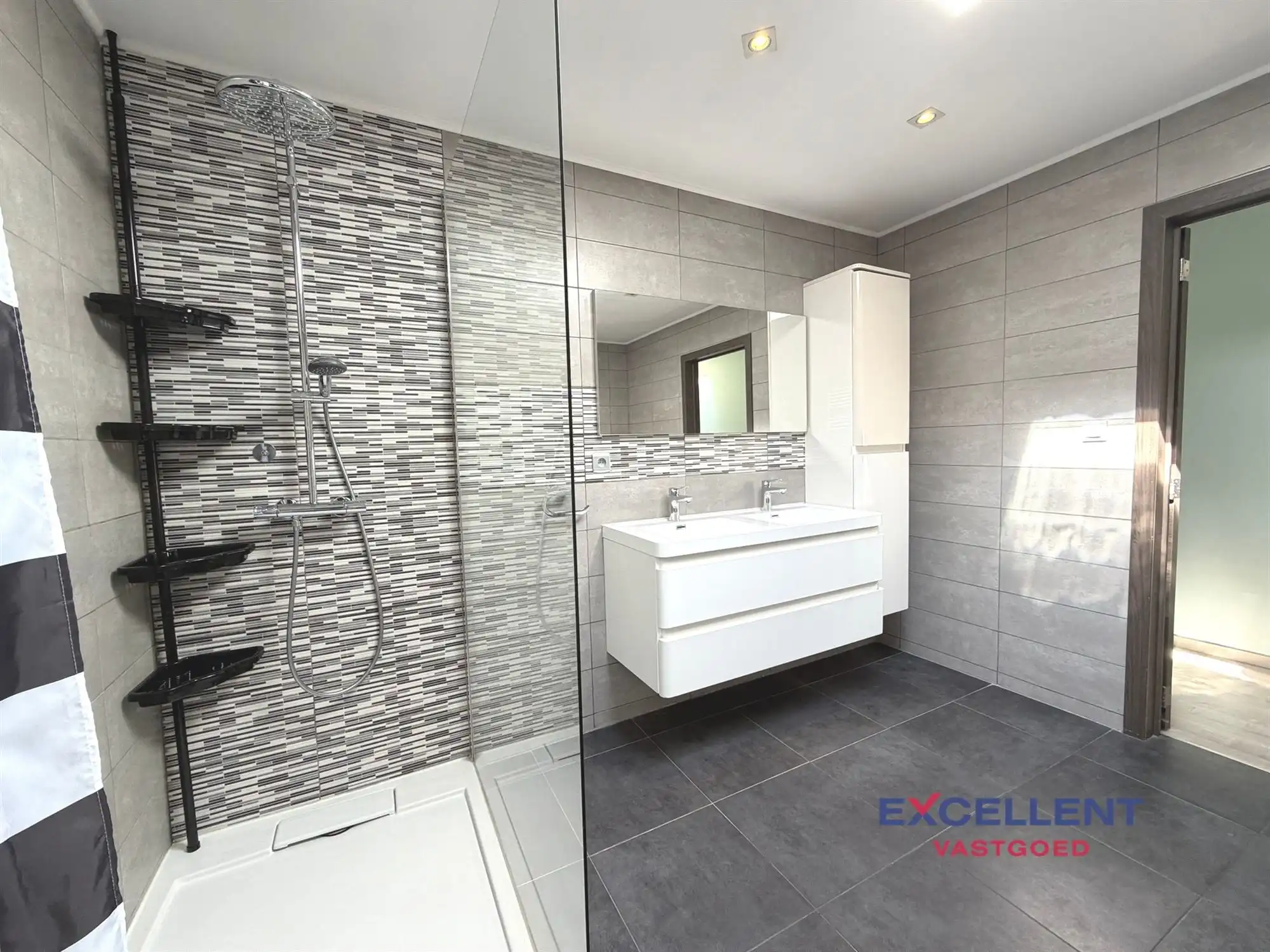 Instapklaar huis met 3 slpk en tuin te huur Aalst foto 6