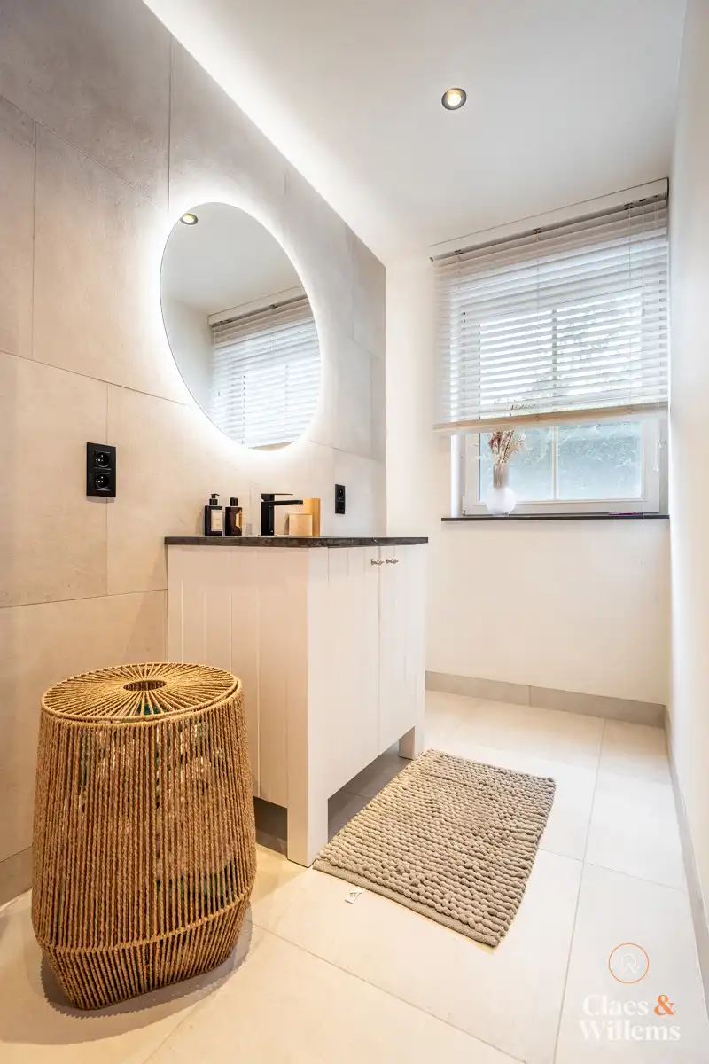 Ruime villa te koop in Dilbeek vrij beroep/ kangoeroewonen foto 17