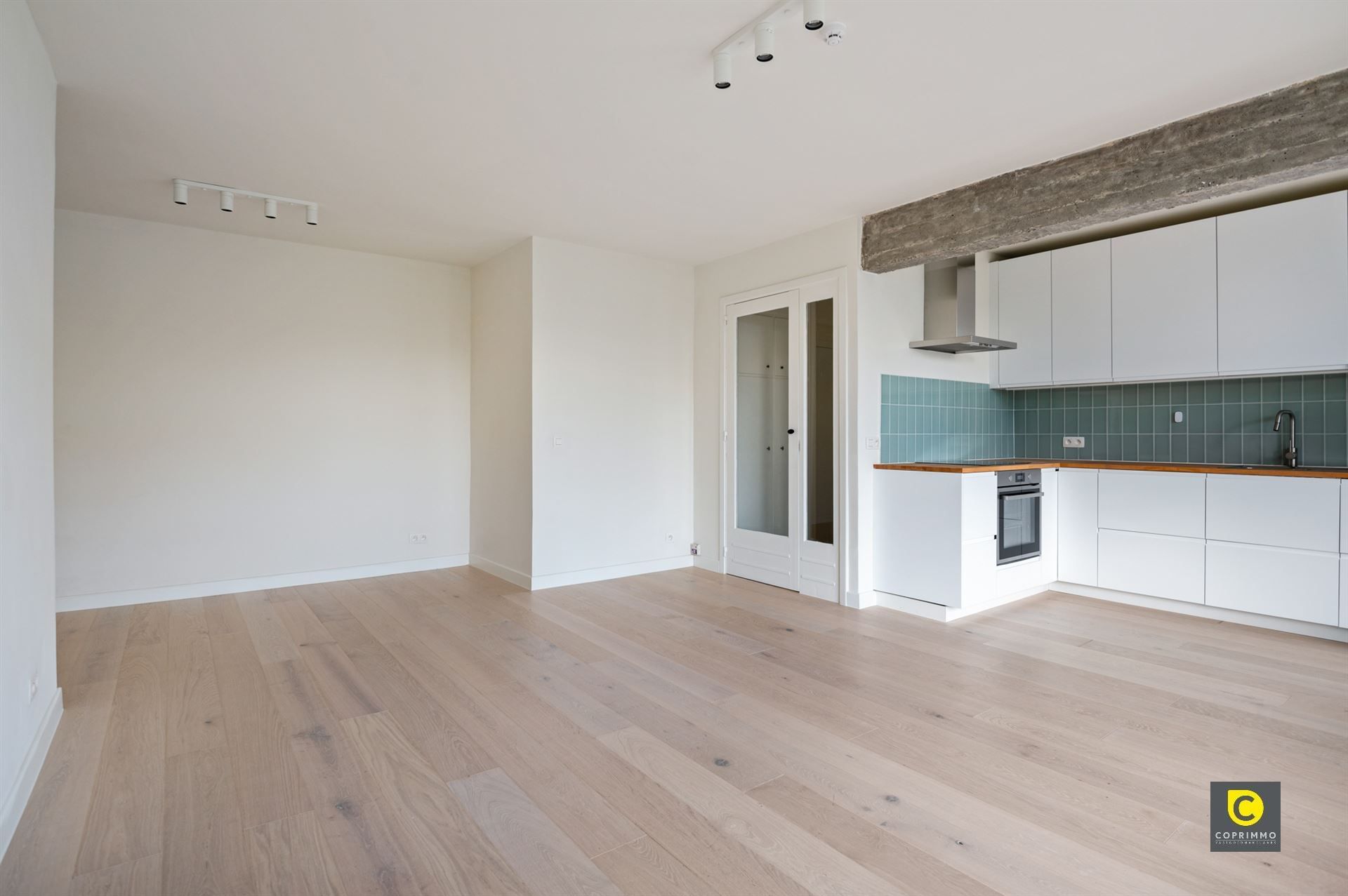 Gerenoveerd 2 slpk appartement foto 3
