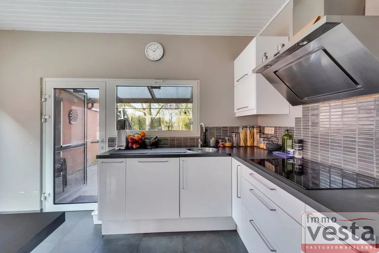 Ruime, instapklare woning op goede locatie foto 11