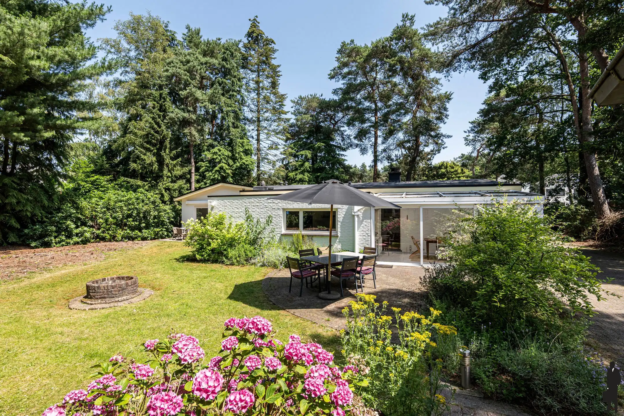 Vrijstaande woning op 1.588m² in villawijk nabij NL grens. foto 23