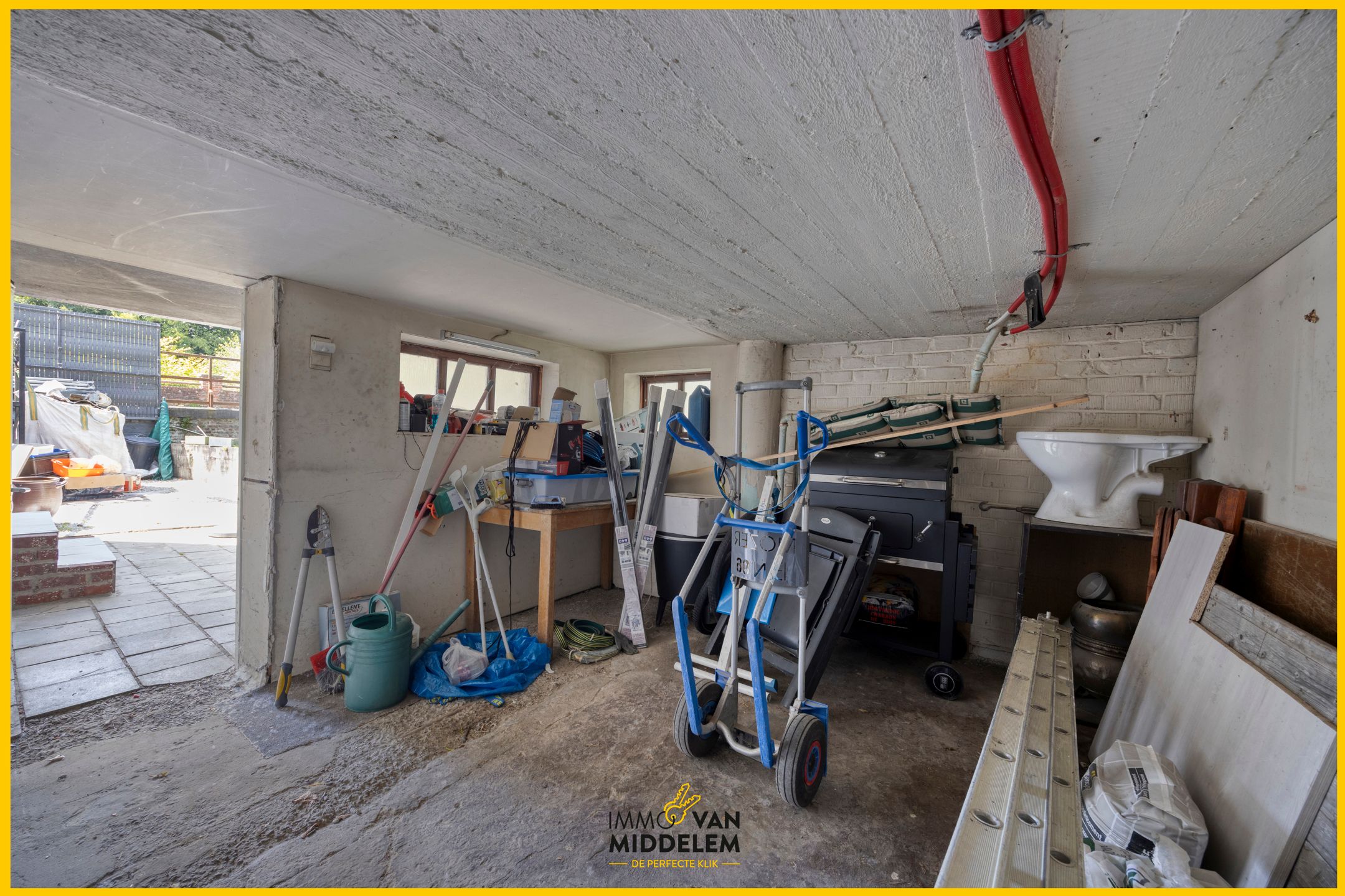 3-GEVELWONING MET 3 KAMERS, BUREAU EN TUIN foto 16