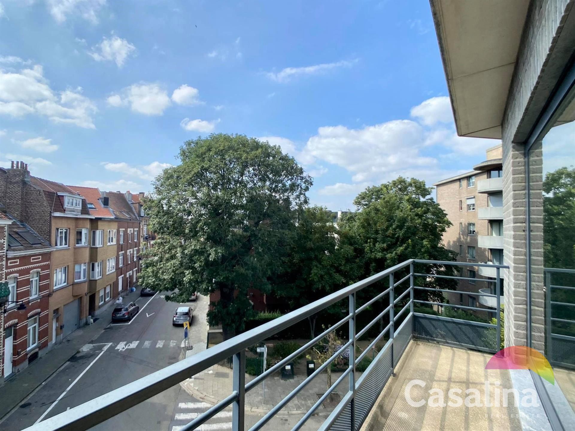 Moderne duplex 95m² met terras, parking en kelder foto 16