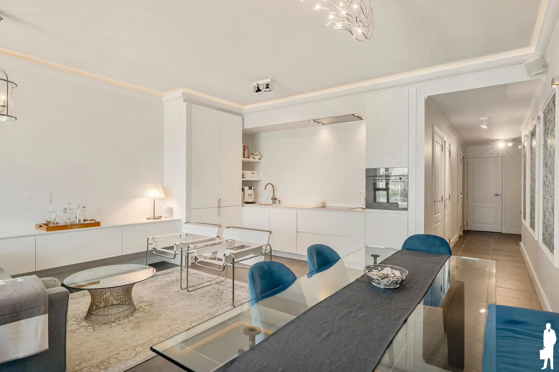 Lichtrijk BEN-appartement met open waterzicht in London Residence foto 3