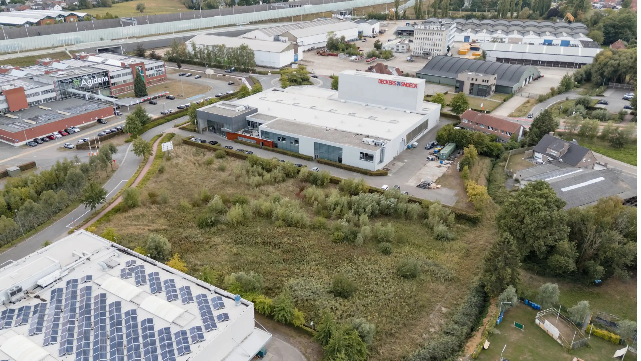 Modern bedrijfsgebouw langs E17 in Zwijndrecht foto 48