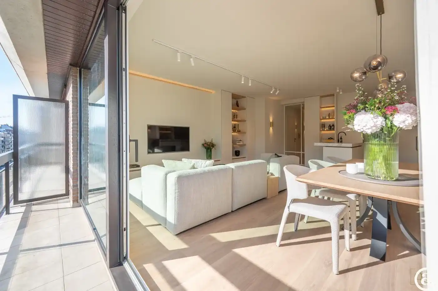 Luxueus gerenoveerd appartement vlakbij de winkels, het strand en de zee. foto 2