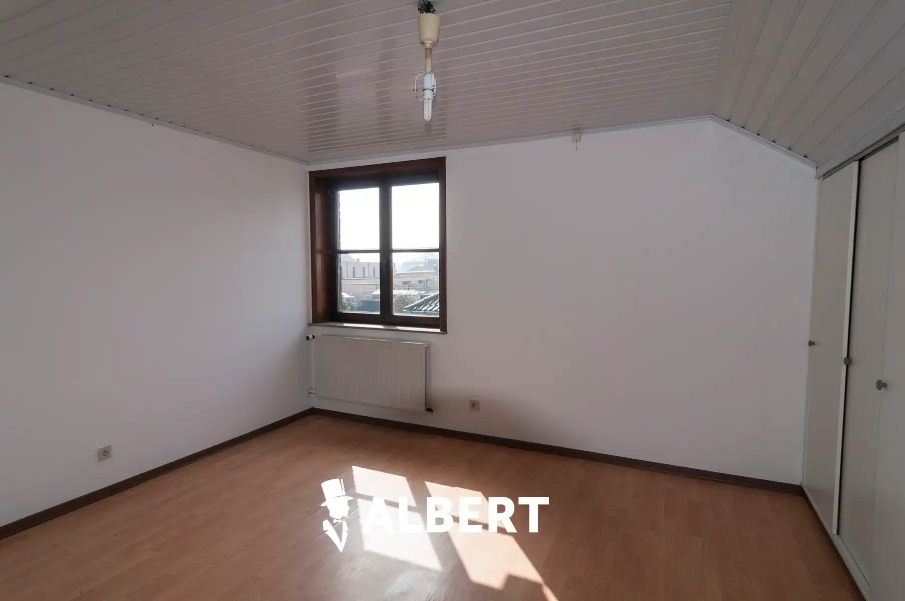 Ruime instapklare woning op toplocatie met tuin en bijgebouw foto 15