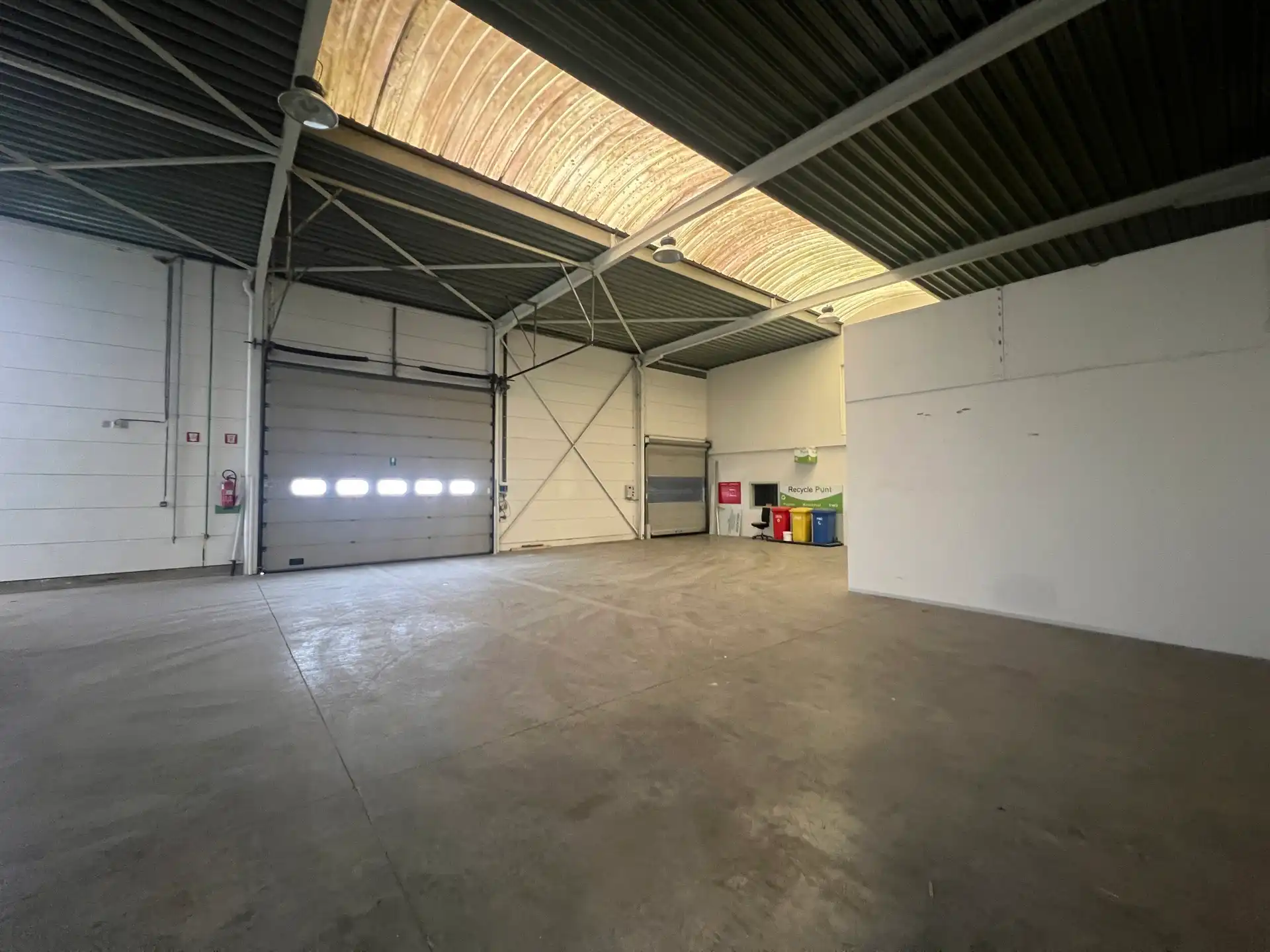 MULTIFUNCTIONEEL BEDRIJFSGEBOUW foto 6