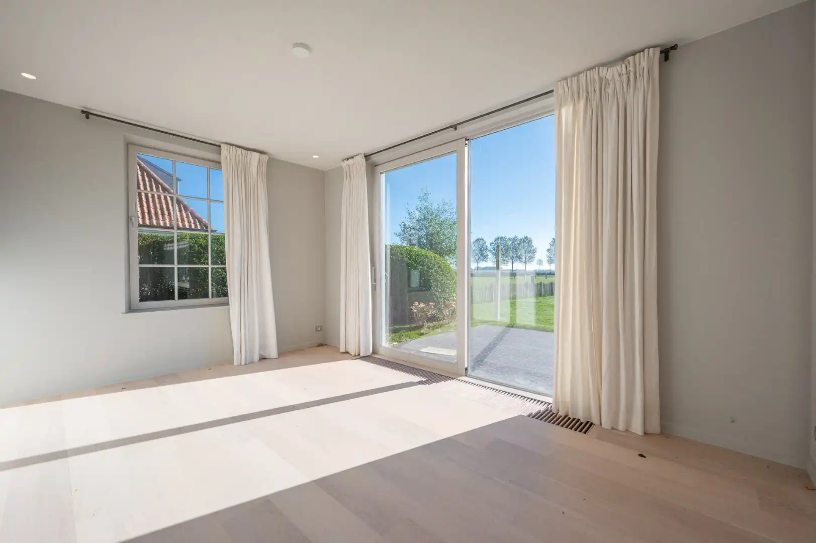 Exclusieve alleenstaande villa met panoramisch zicht over de Polders foto 5