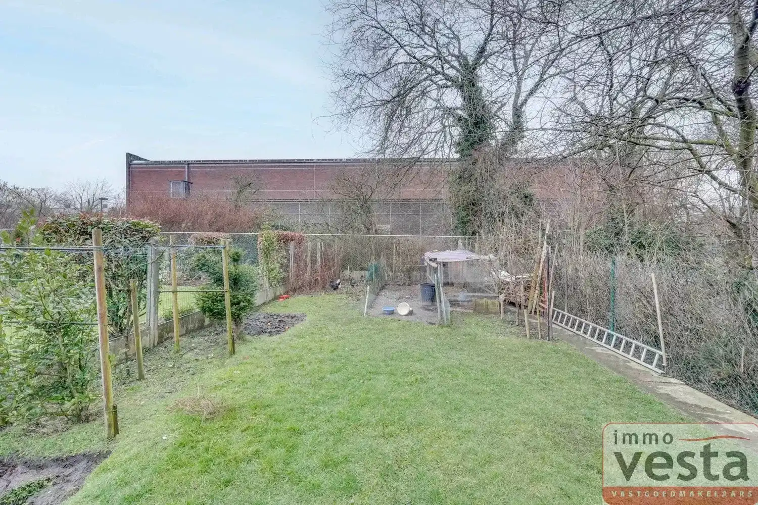 Ruime, te renoveren halfopen woning foto 29