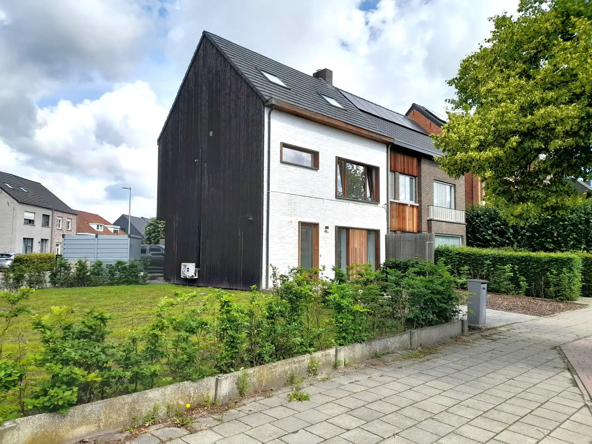 Recent gerenoveerde woning met 4 slaapkamers foto 3