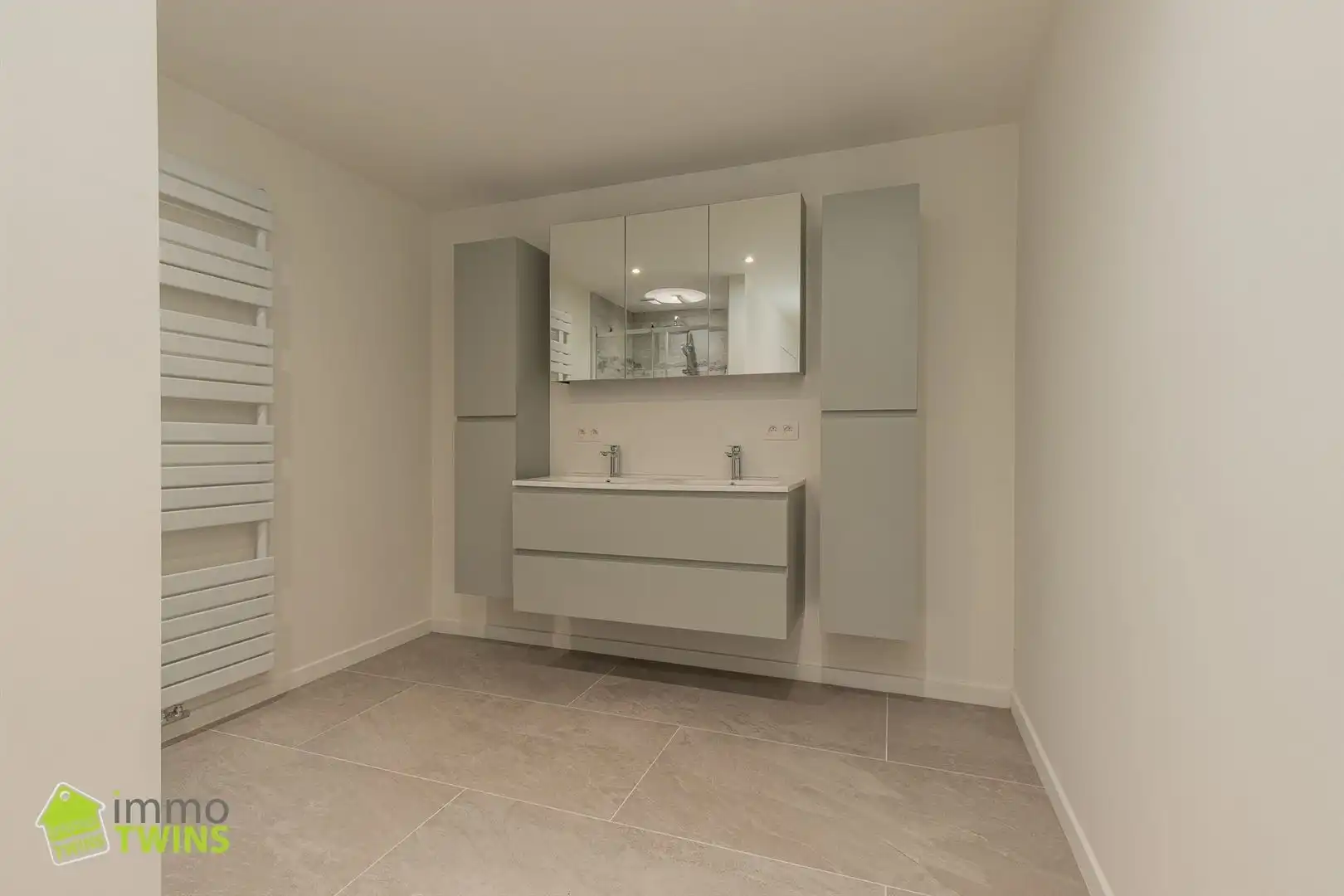 Te koop Instapklare ruime woning met achterliggende weide in Zele foto 12