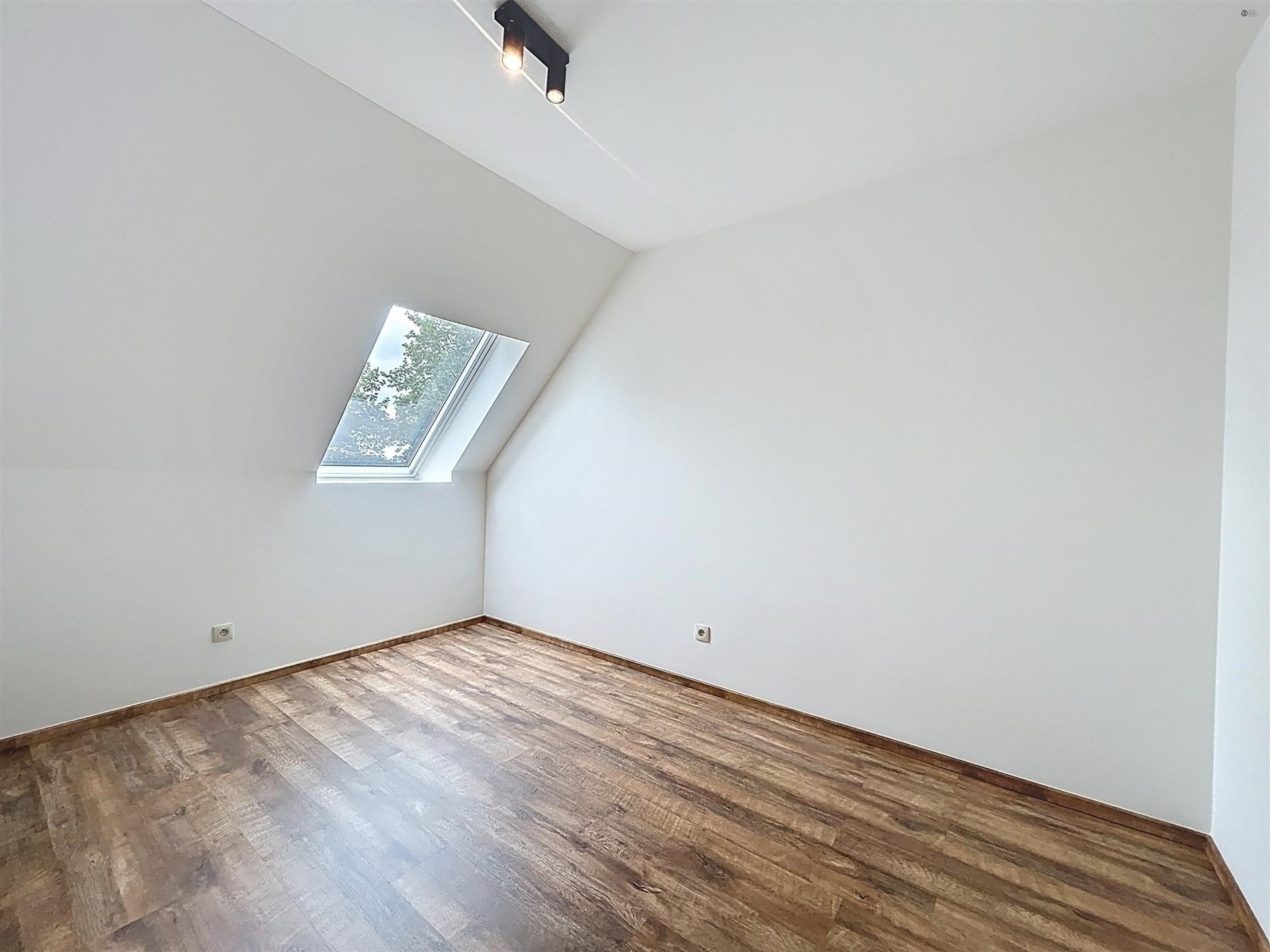 Recente energiezuinige (A-label) woning met weids zicht op natuur foto 23