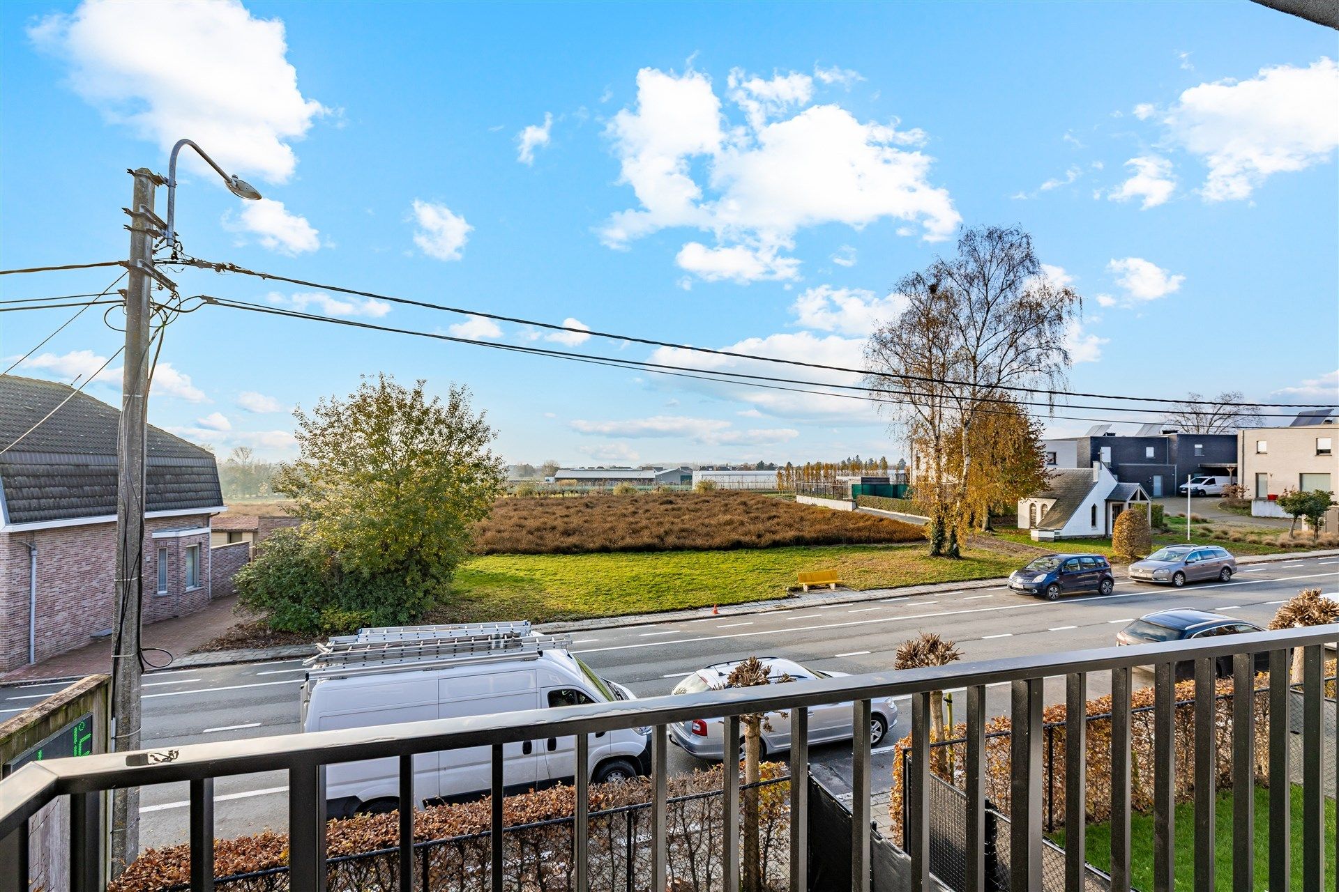 Gunstig gelegen 2 slaapkamer appartement met terras foto 4