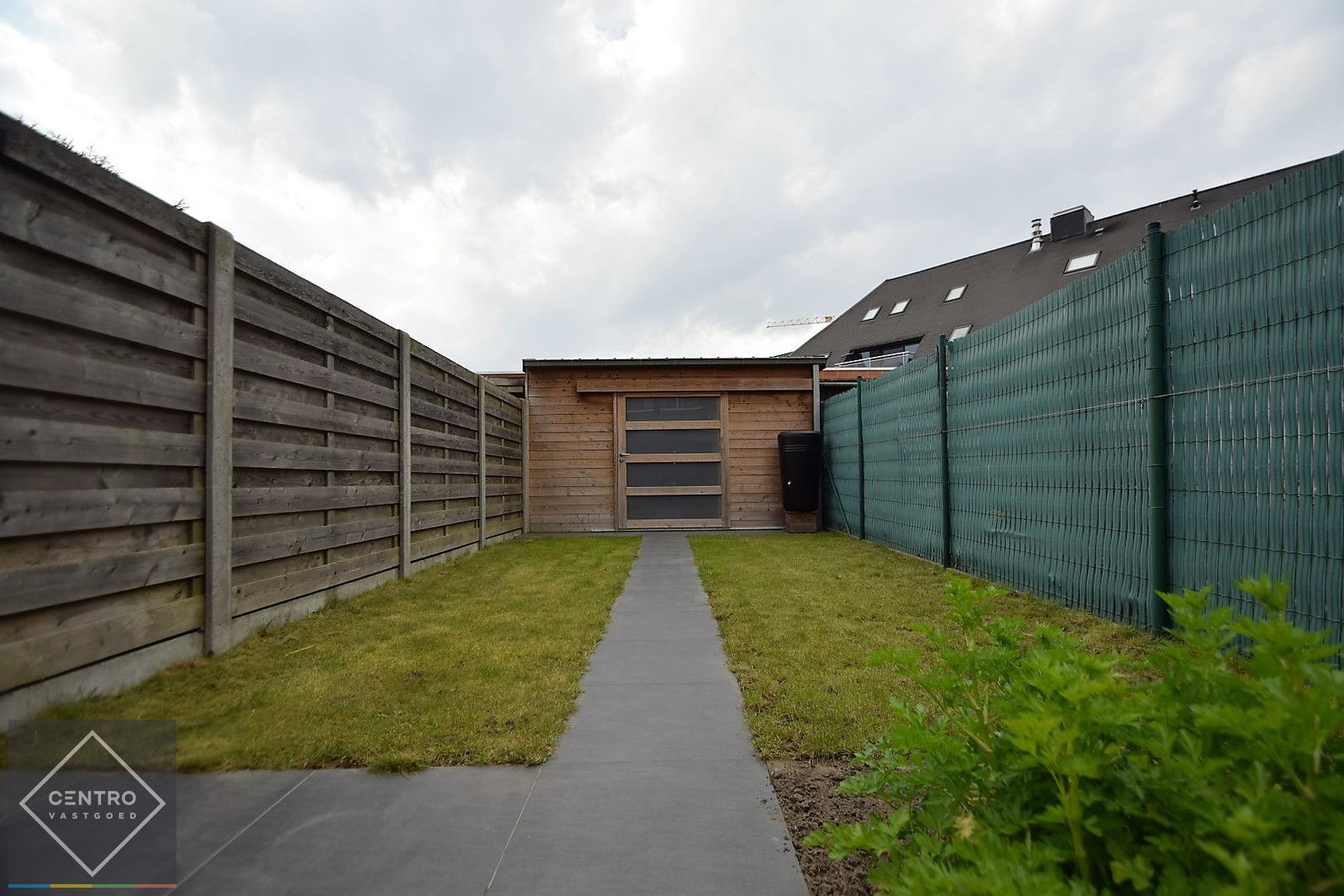 Volledig gerenoveerde woning met 3 slpks en leuke tuin! foto 21