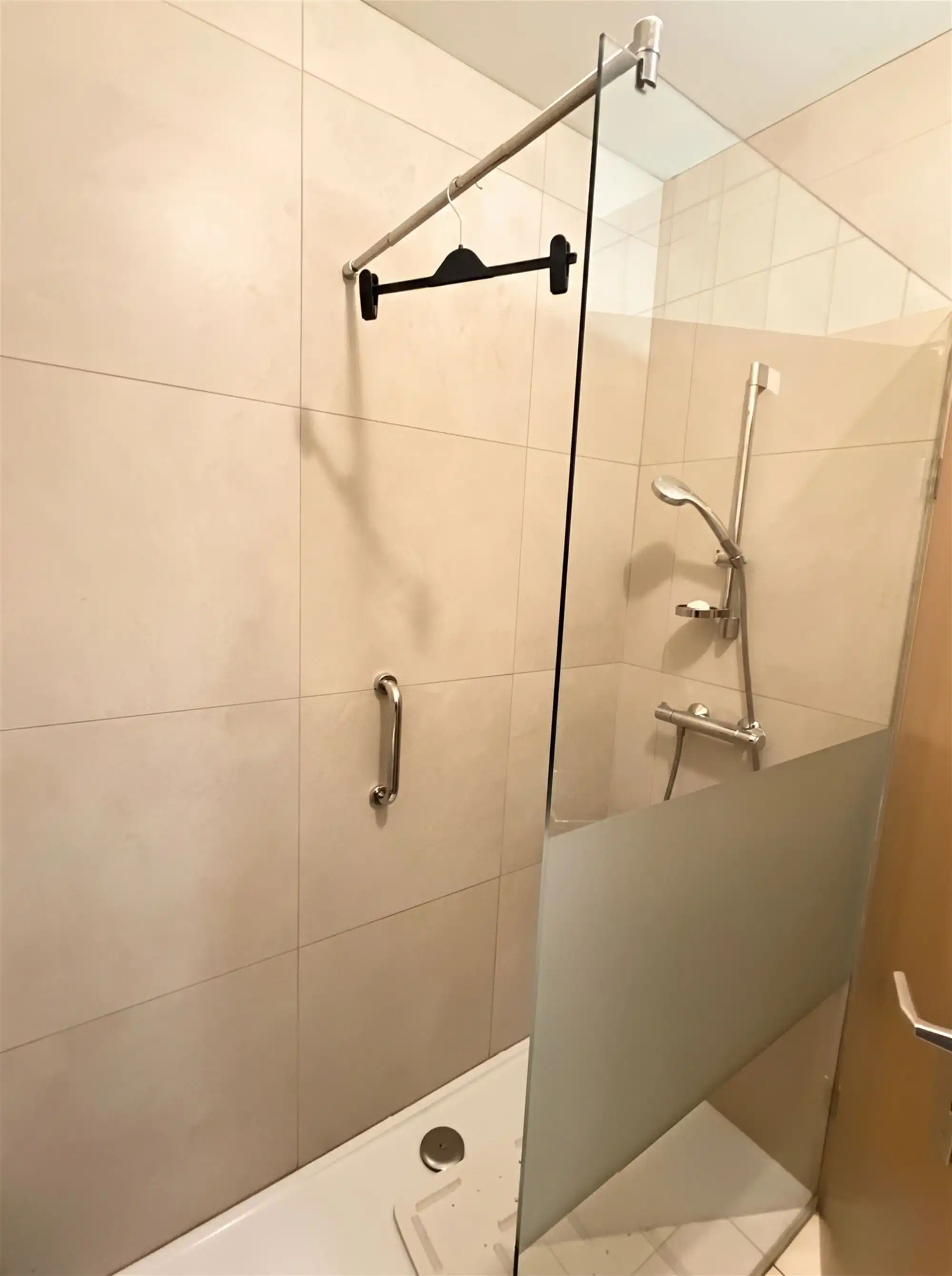 Zeer ruim gelijkvloersappartement van 125 m² foto 7