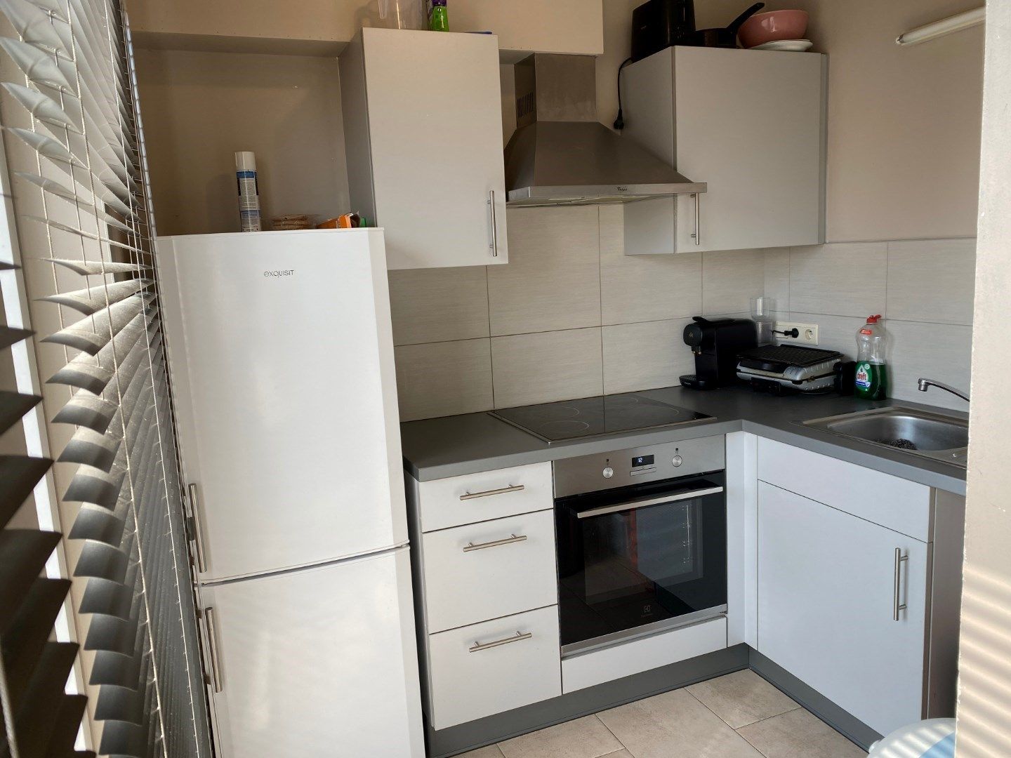 Eigentijds appartement met  autostaanplaats en kelder. Geen vaste kosten. foto 2