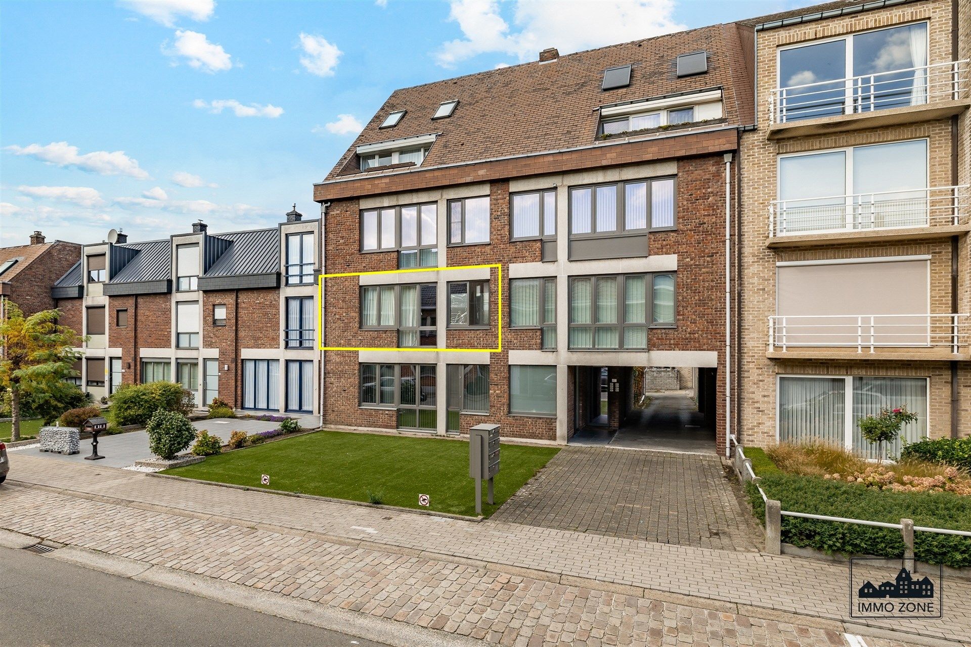 Gunstig gelegen appartement met 2 slaapkamers en garage foto {{pictureIndex}}