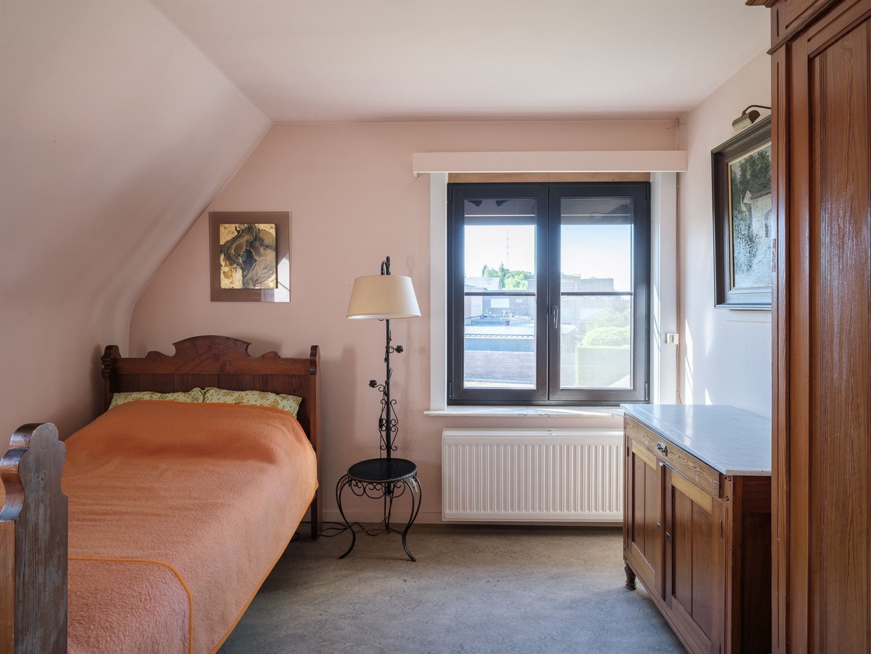 Op te frissen villa met karakter en potentieel foto 19